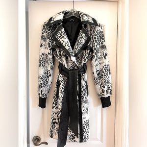 BEBE women’s snow leopard print coat